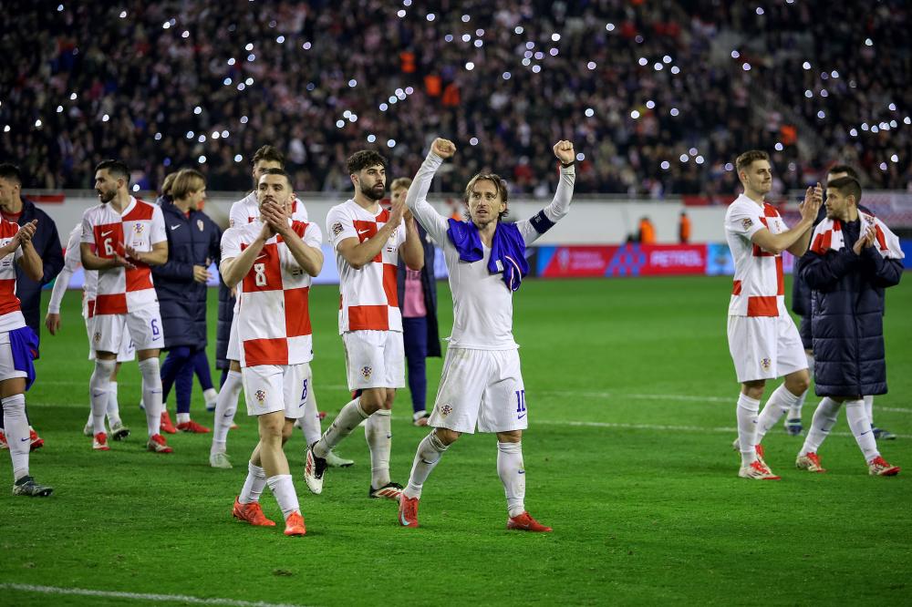 TA：奥赖利成功限制住了萨拉赫，他的防守表现远超多数边后卫