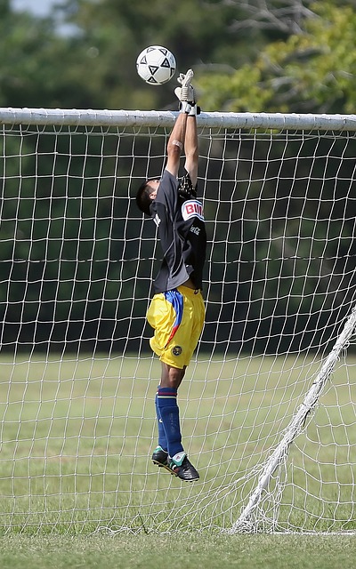 英媒：热刺队长罗梅罗累计5张黄牌停赛，防线或将面临挑战