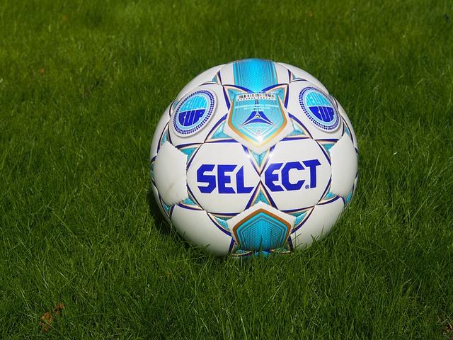 这名女孩正 这名女孩正